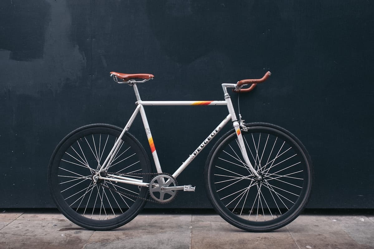 Single-speed city bike photo
